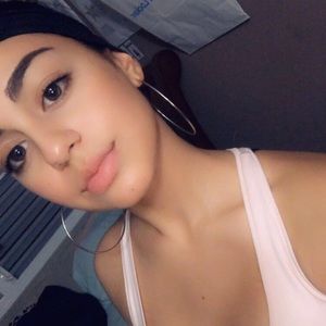 Meet your Posher, Claudia